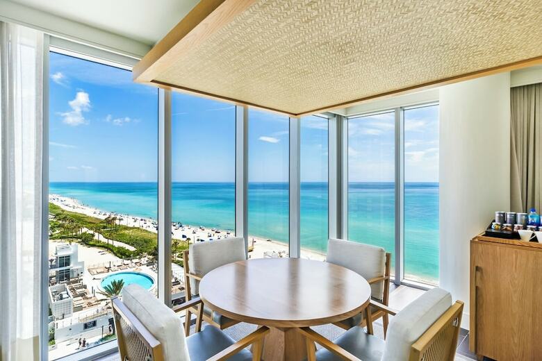 Hotel Eden Roc Renaissance Miami Beach