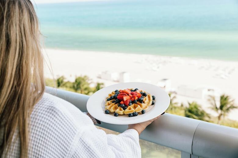 Hotel Eden Roc Renaissance Miami Beach