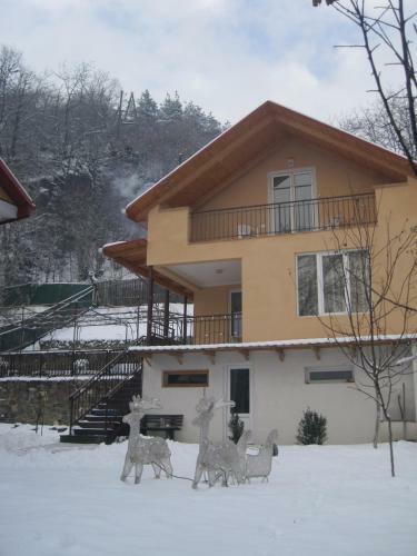 Tsaghveri Lodge