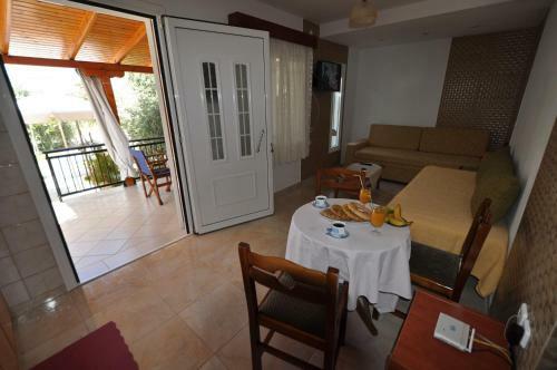 Kiriakos Holiday Home