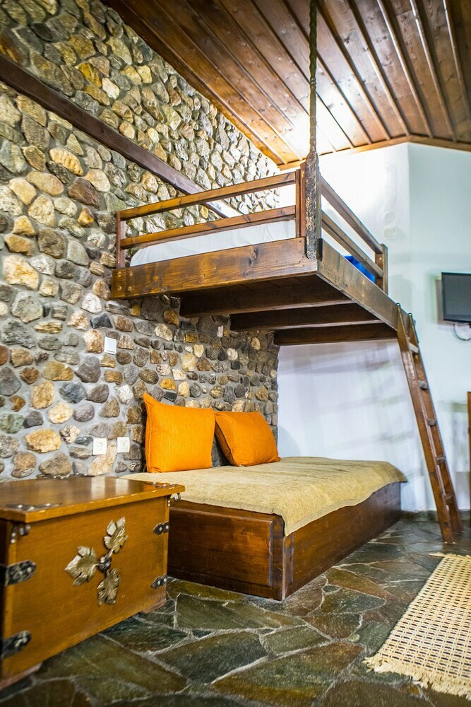 Oikoperiigitis Hotel