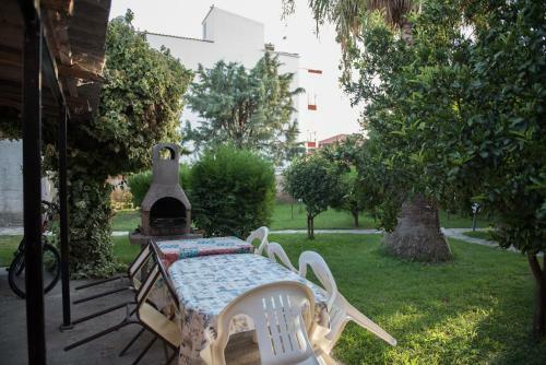 Tzamtzis Apartments