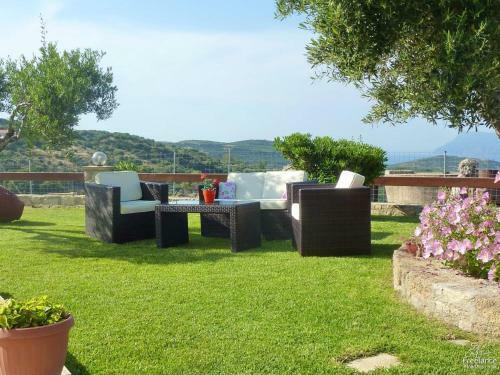 Chalepa Villa Sleeps 4