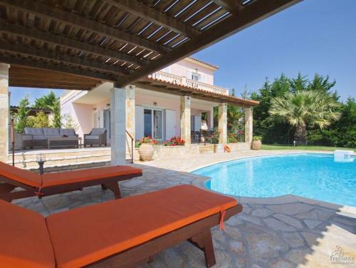 Kleismata Villa Sleeps 6 T228155