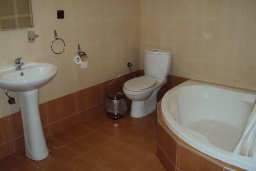 Hostal Limnaio