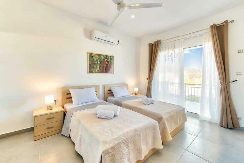 Chartata Villa Sleeps 4 Air Con Wifi