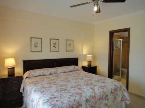 Aparthotel Perdika Suites