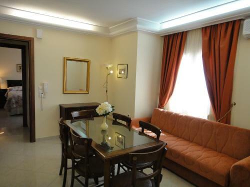 Aparthotel Perdika Suites