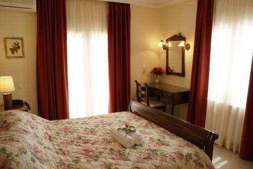 Aparthotel Perdika Suites
