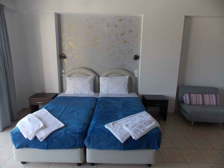 Aparthotel Hotel Theasis