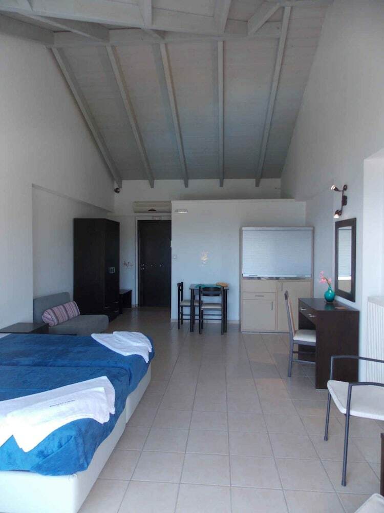 Aparthotel Hotel Theasis