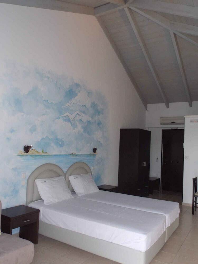 Aparthotel Hotel Theasis