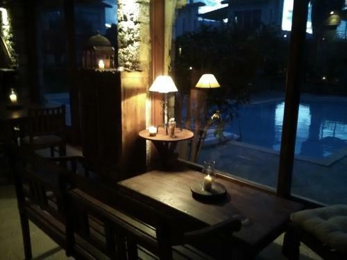 Hostal Nicolas Village Club