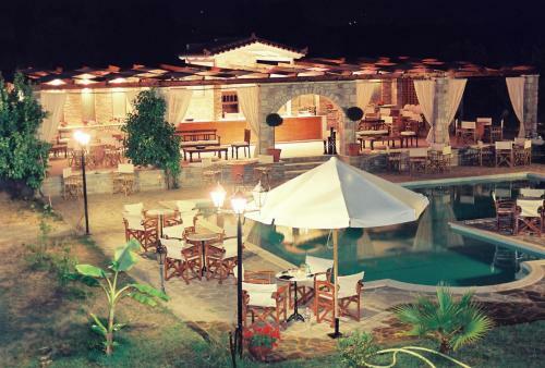 Hostal Nicolas Village Club