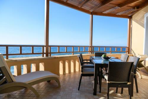 Captain's House Traditional Hotel-apartments & Suites