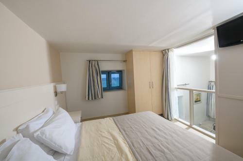 Captain's House Traditional Hotel-apartments & Suites