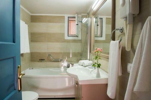Captain's House Traditional Hotel-apartments & Suites