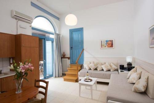 Captain's House Traditional Hotel-apartments & Suites
