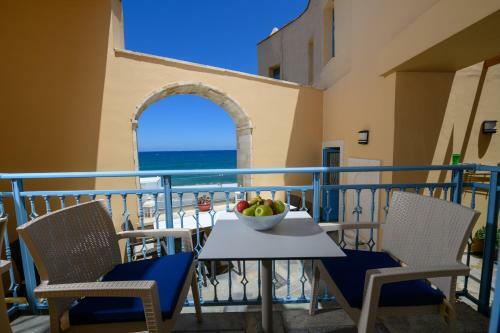 Captain's House Traditional Hotel-apartments & Suites