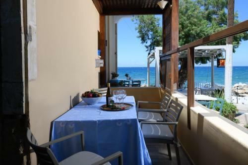 Captain's House Traditional Hotel-apartments & Suites