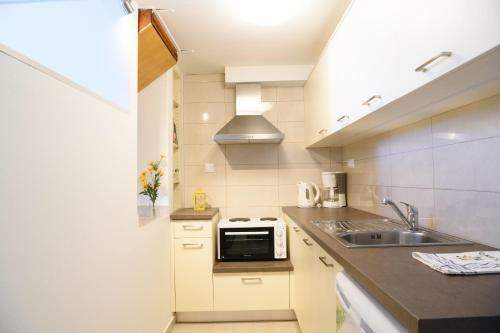 Captain's House Traditional Hotel-apartments & Suites