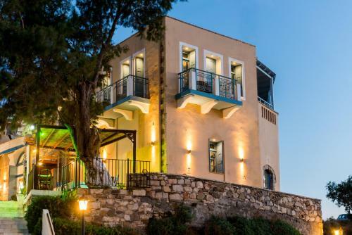 Captain's House Traditional Hotel-apartments & Suites