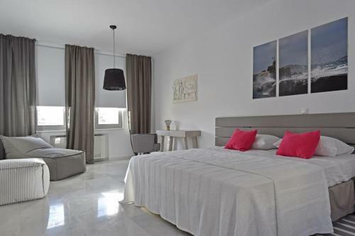 Paros Villa Sleeps 10 Pool Air Con Wifi T478597