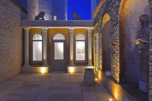 Paros Villa Sleeps 10 Pool Air Con Wifi T478597