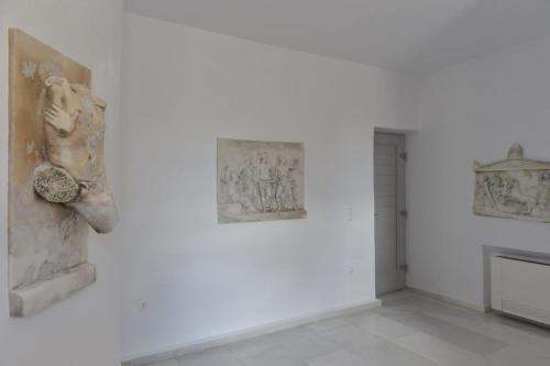 Paros Villa Sleeps 10 Pool Air Con Wifi T478597