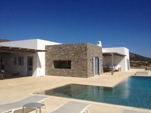 Paros Villa Sleeps 14 Pool T714103