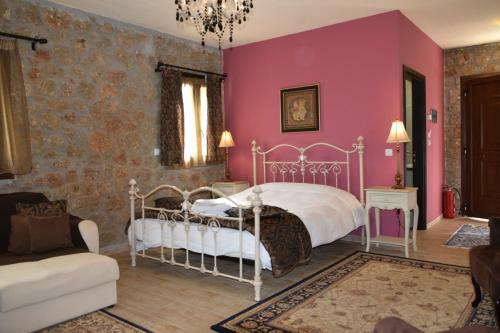 Hostal Trikalon Muses Art Suites