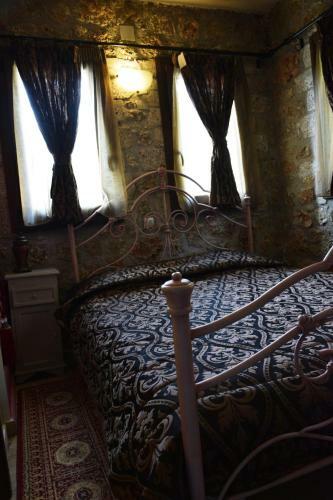 Hostal Trikalon Muses Art Suites
