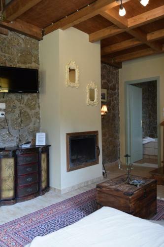 Hostal Trikalon Muses Art Suites
