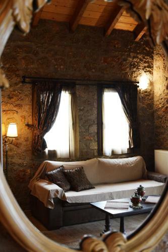Hostal Trikalon Muses Art Suites