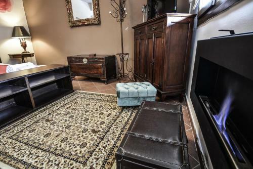 Hostal Trikalon Muses Art Suites