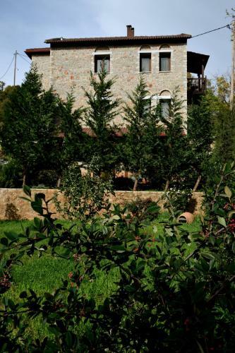 Hostal Trikalon Muses Art Suites