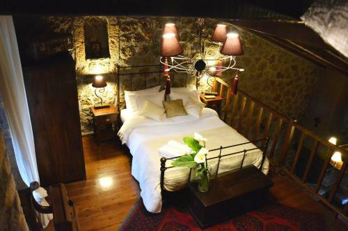 Hostal Nymfes Guesthouse