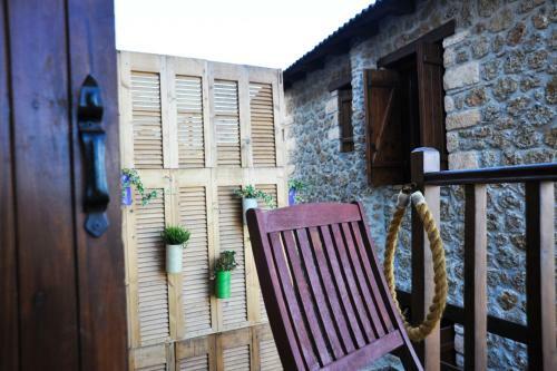 Hostal Nymfes Guesthouse