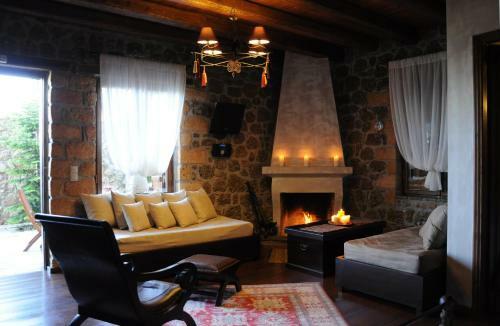 Hostal Nymfes Guesthouse