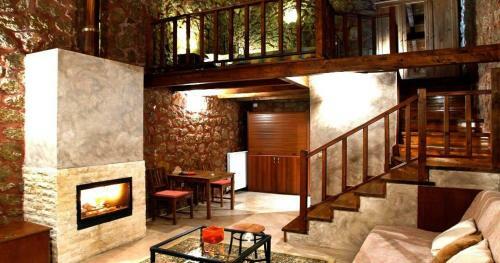 Hostal Paliokastro Guesthouse