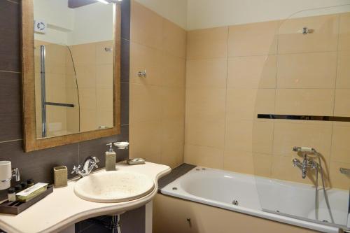 Hostal Vathyskia Guesthouse