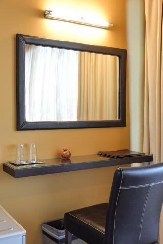 Hostal Vathyskia Guesthouse