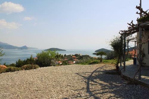 Villa Trizonia House