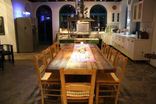 Villa Trizonia House