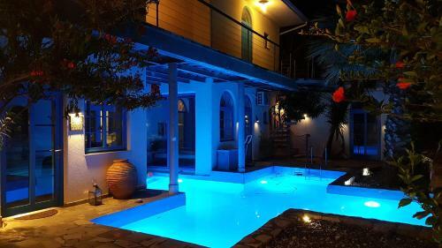 Villa Trizonia House