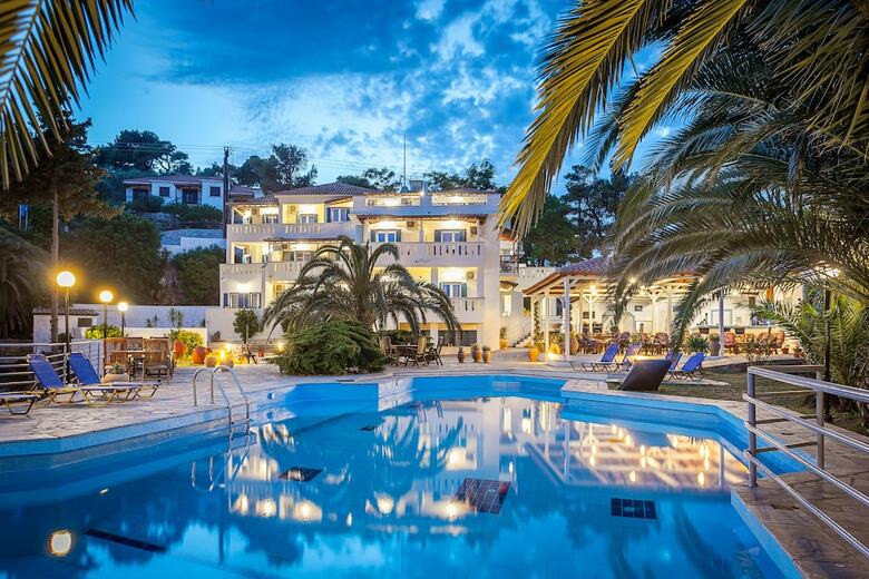 Stafylos Suites & Boutique Hotel