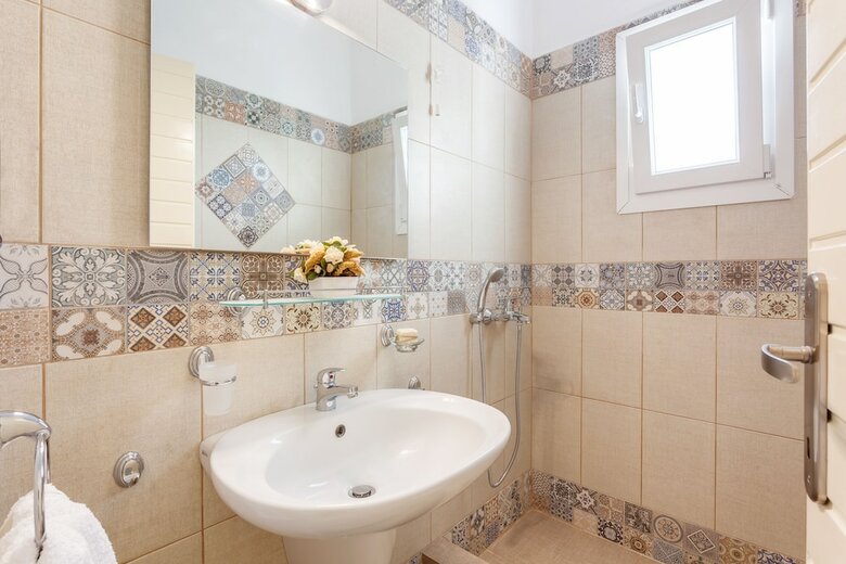 Stafylos Suites & Boutique Hotel