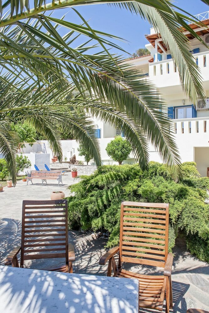 Stafylos Suites & Boutique Hotel