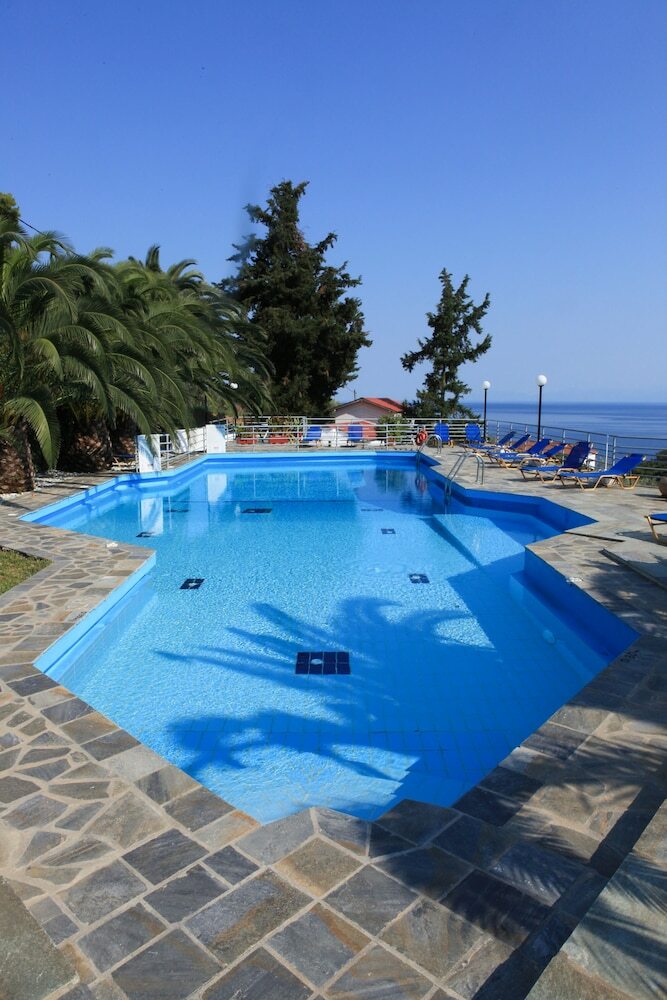 Stafylos Suites & Boutique Hotel
