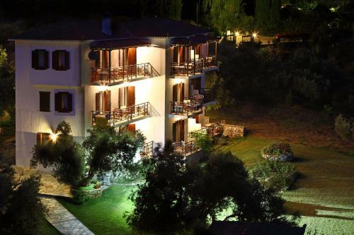 Hostal Mando Beachfront